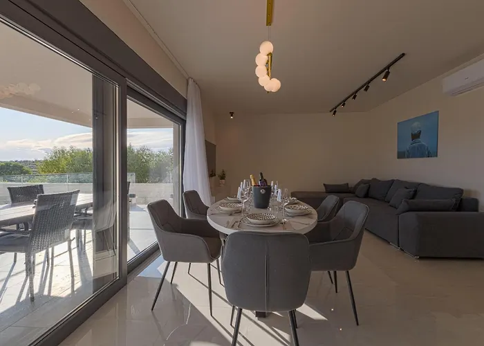Апартаменты Panoramica W Balcony And Swimming Pool *