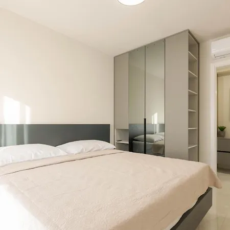 Panoramica W Balcony And Swimming Pool شقة