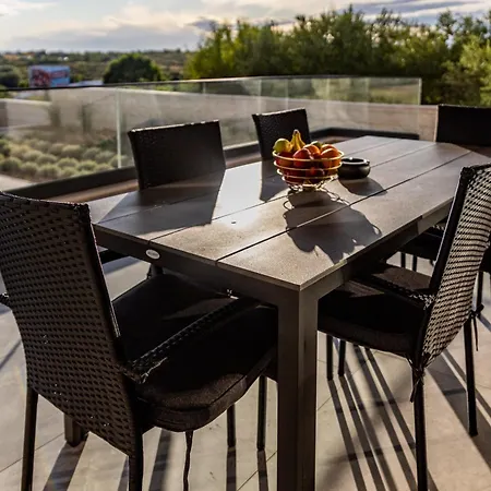 Panoramica W Balcony And Swimming Pool شقة *
