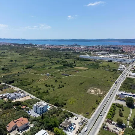 Panoramica W Balcony And Swimming Pool شقة *