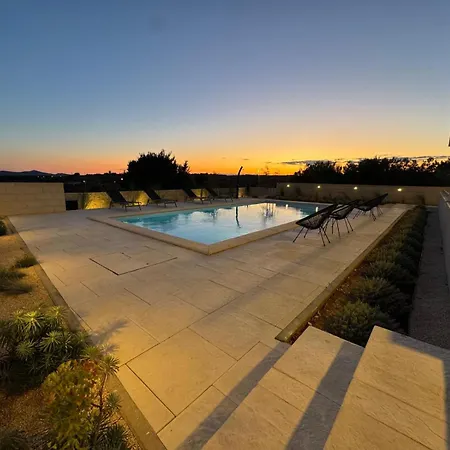 Panoramica W Balcony And Swimming Pool شقة *