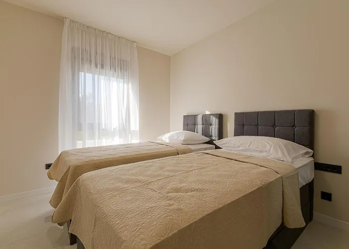 Panoramica W Balcony And Swimming Pool דירה *