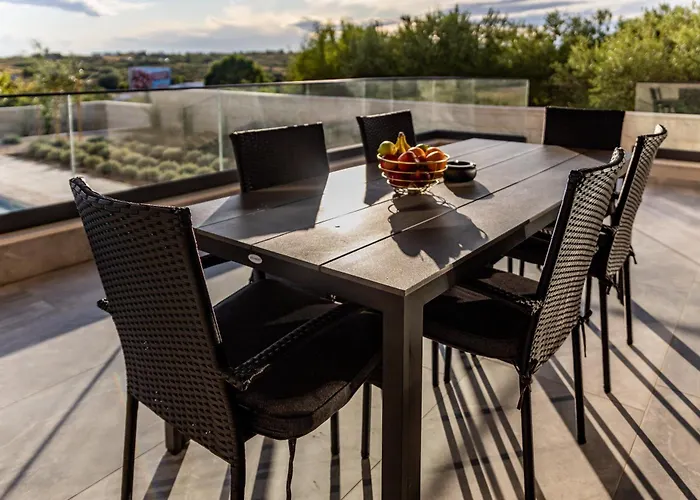 Panoramica W Balcony And Swimming Pool דירה *