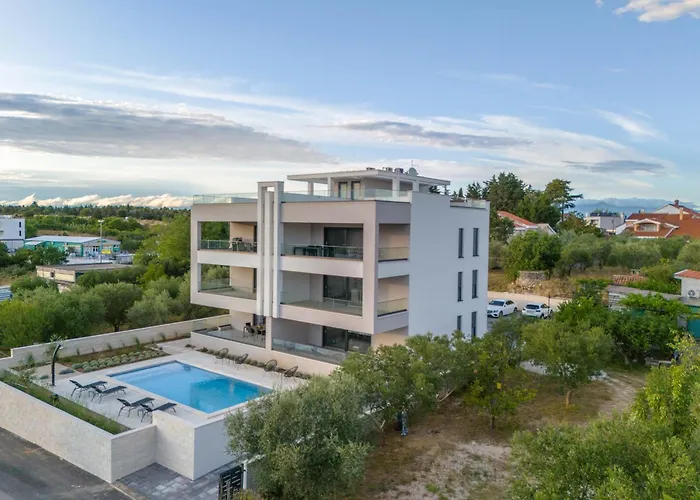 Panoramica W Balcony And Swimming Pool דירה זאדאר